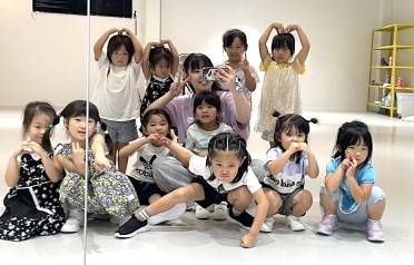 リズムダンス幼児 / 土曜10:00〜10:50サムネイル