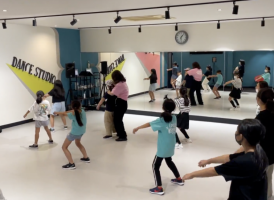 水曜日　キッズGirl’s HIPHOPサムネイル